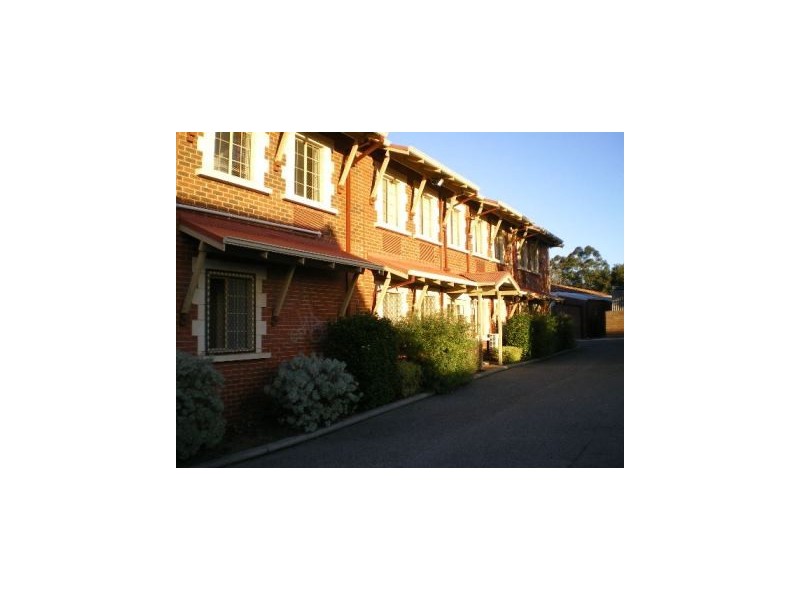 3 Nichol Street, Mundaring WA 6073