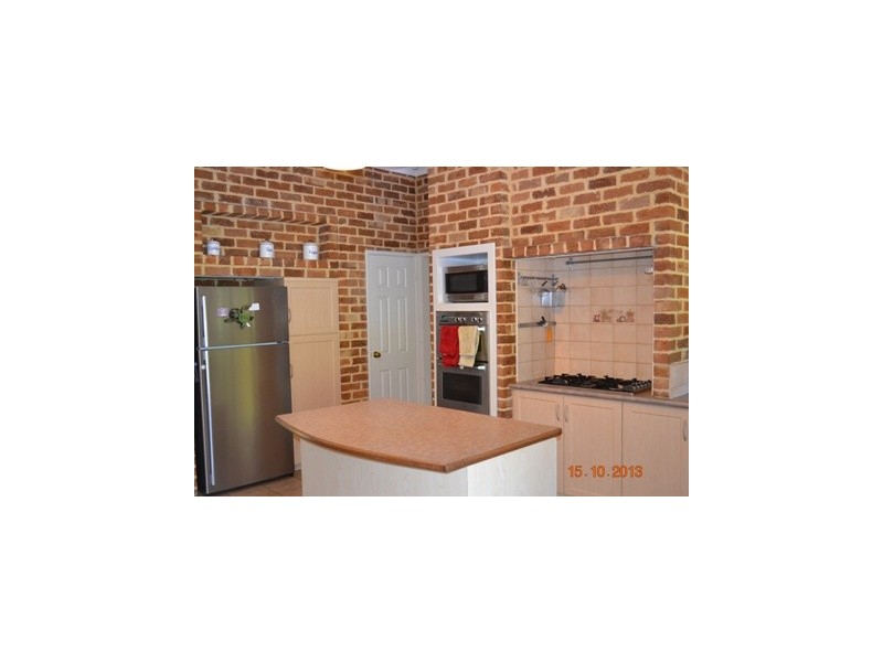 590 Walker, Mundaring WA 6073