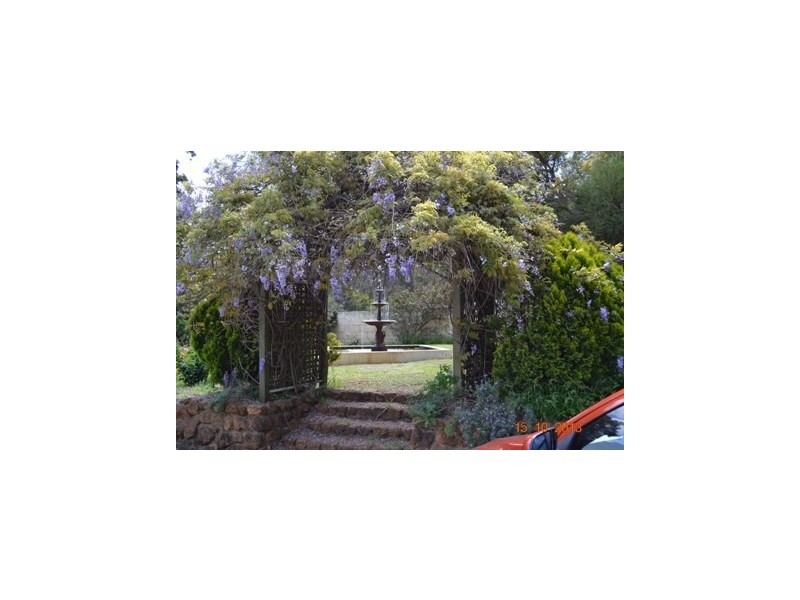 590 Walker, Mundaring WA 6073