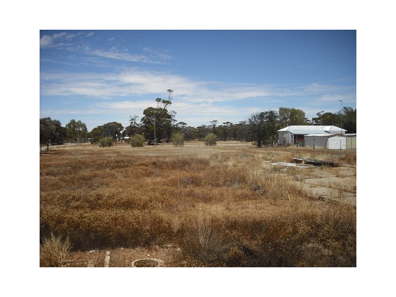 16 Railway Avenue, Nungarin WA 6490