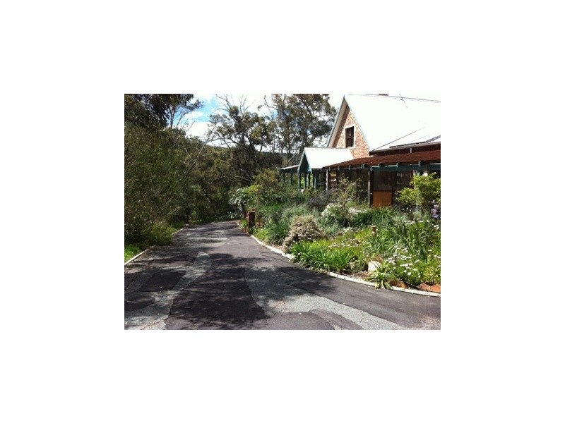 124 Hardey, Glen Forrest WA 6071