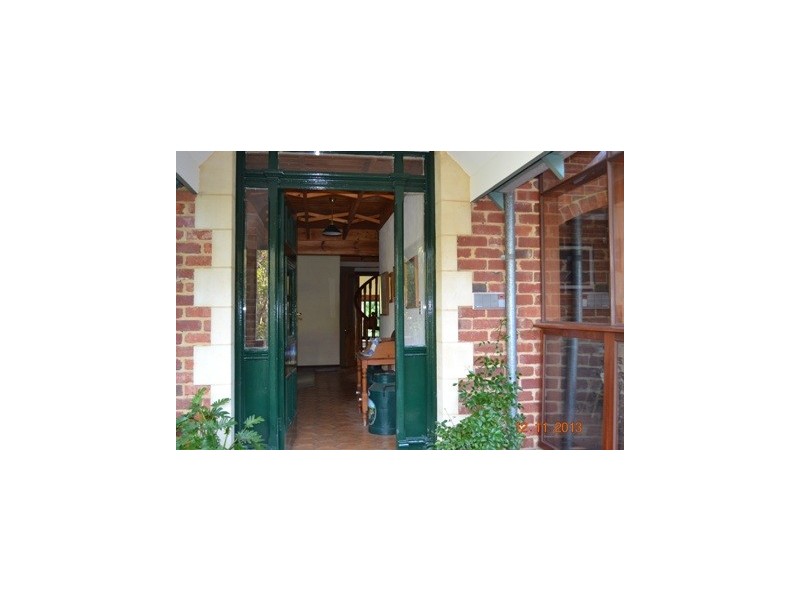 124 Hardey, Glen Forrest WA 6071