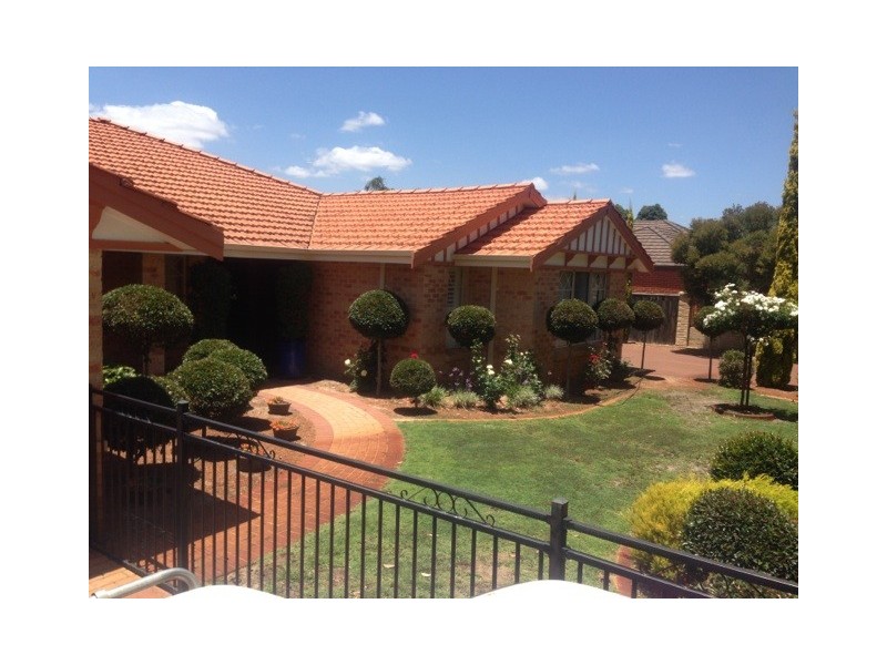 74 Chardonnay Drive, The Vines WA 6069