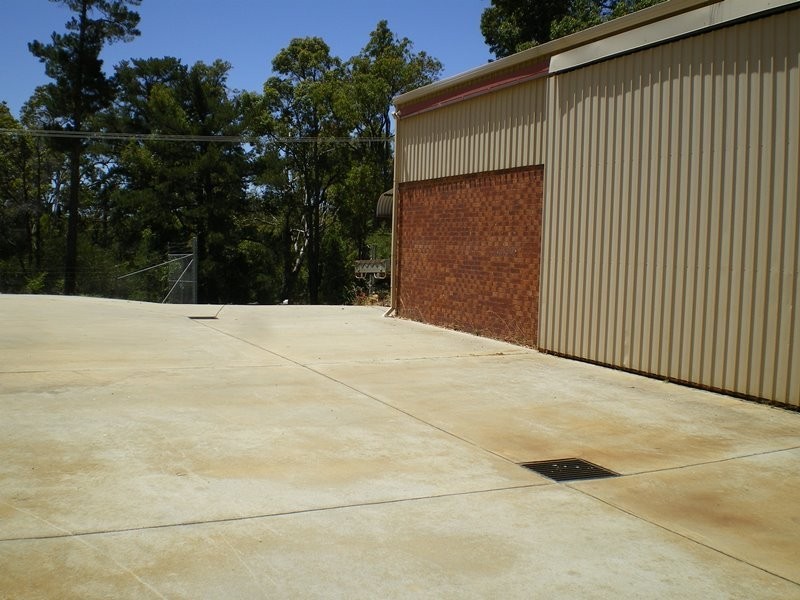 89 and 91 Wandeara Crescent, Mundaring WA 6073