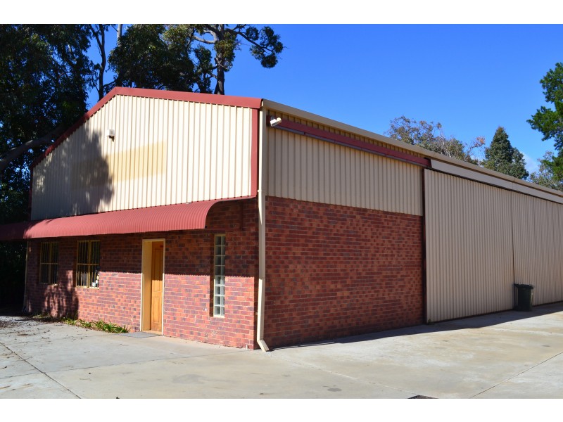 89 and 91 Wandeara Crescent, Mundaring WA 6073