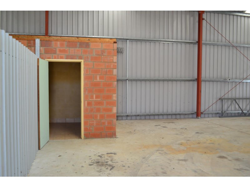 89 and 91 Wandeara Crescent, Mundaring WA 6073