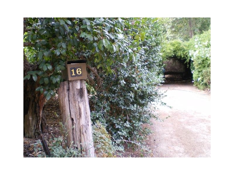 16 Byfield Road, Parkerville WA 6081