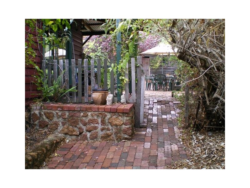 16 Byfield Road, Parkerville WA 6081