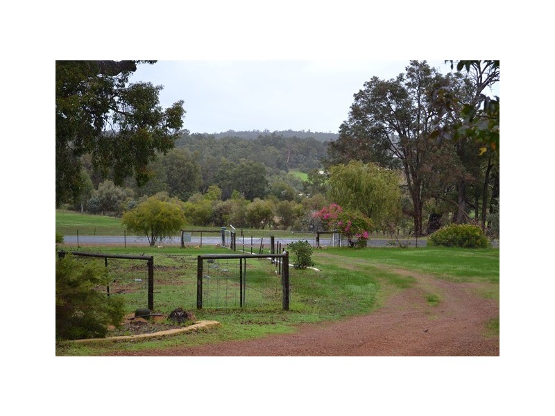 8 Hopedale Ridge, Gidgegannup WA 6083