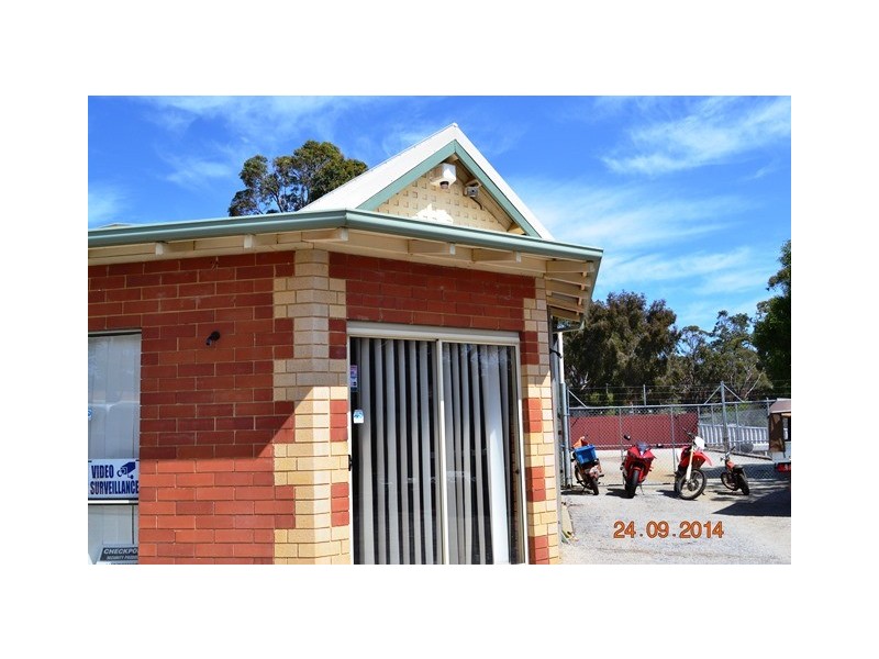 24 Wandeara Crescent, Mundaring WA 6073