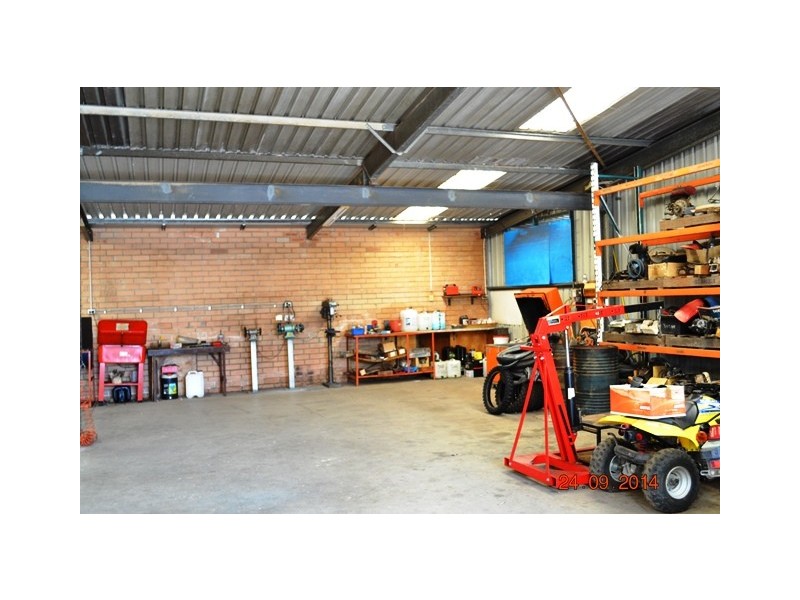 24 Wandeara Crescent, Mundaring WA 6073