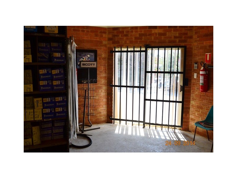 24 Wandeara Crescent, Mundaring WA 6073