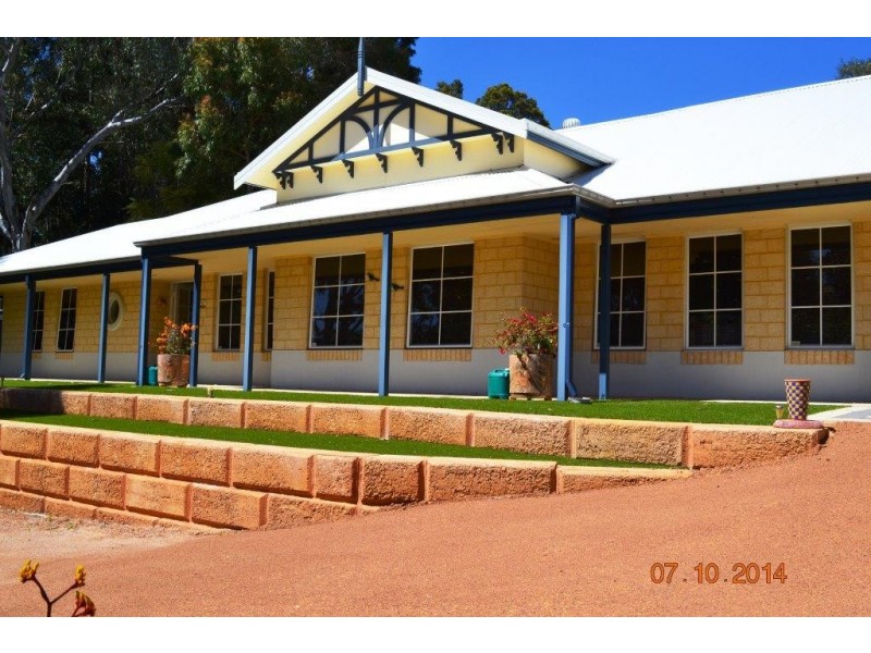 90 Karl Place, Mundaring WA 6073