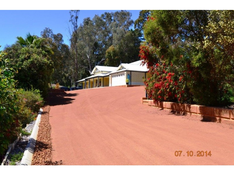 90 Karl Place, Mundaring WA 6073