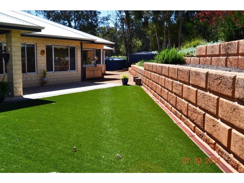 90 Karl Place, Mundaring WA 6073