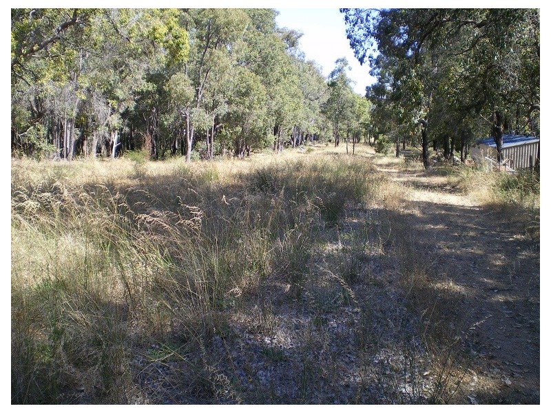 1945 Cook, Mount Helena WA 6082