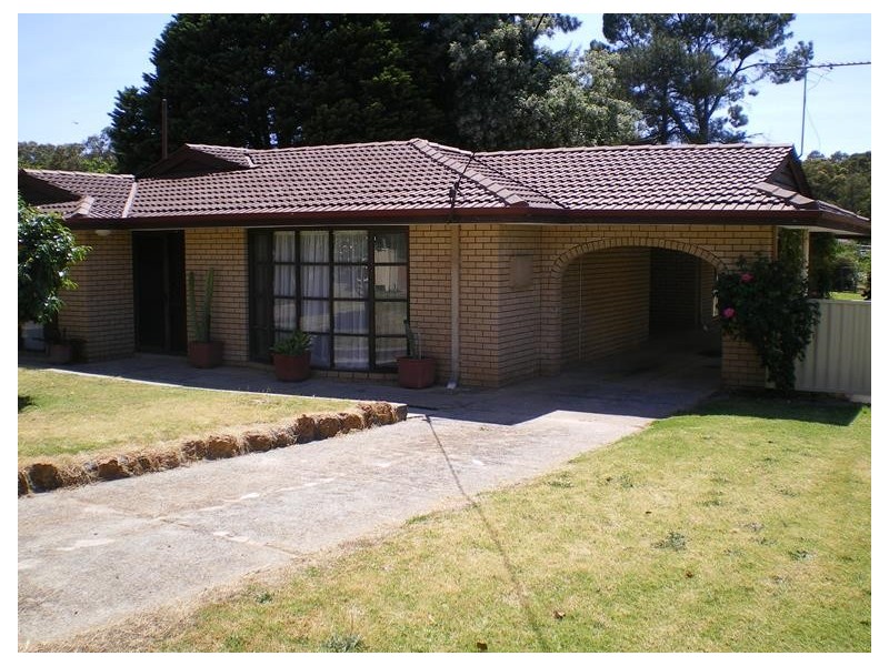 15 Yilgarn, Mundaring WA 6073