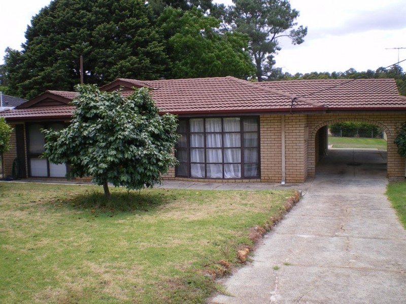 15 Yilgarn, Mundaring WA 6073