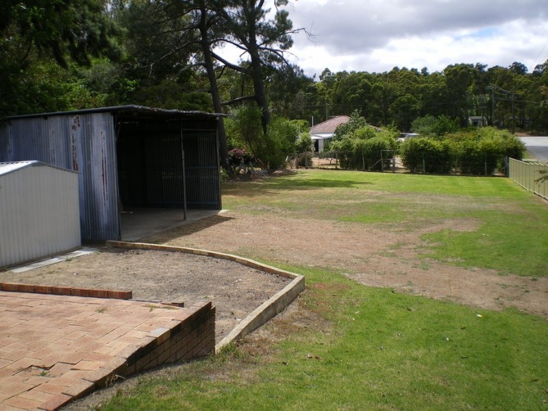 15 Yilgarn, Mundaring WA 6073