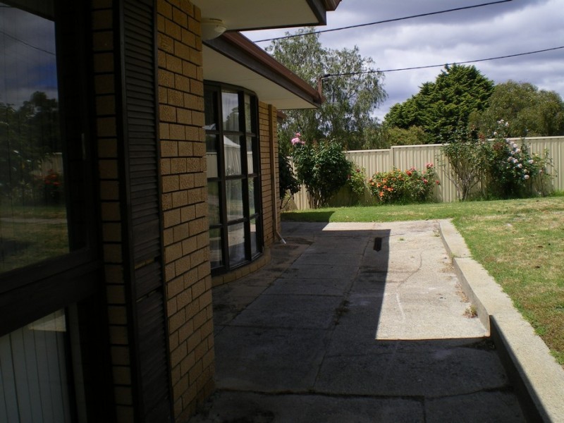 15 Yilgarn, Mundaring WA 6073
