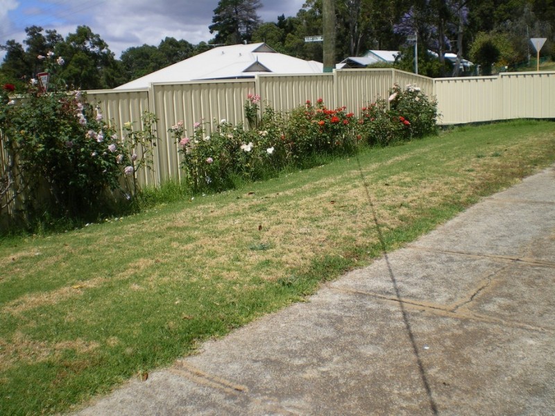 15 Yilgarn, Mundaring WA 6073