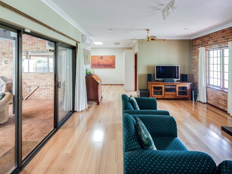 35 Lukin Avenue, Darlington WA 6070