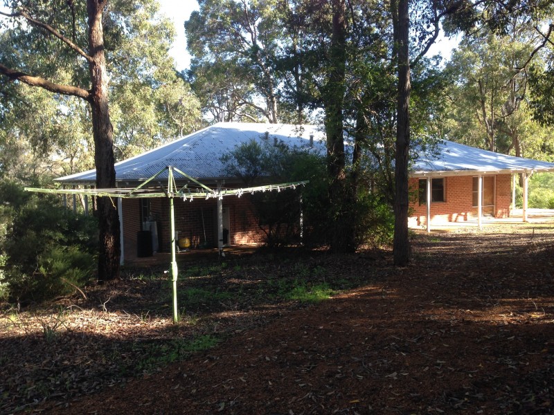41 Patton Road, Mundaring WA 6073