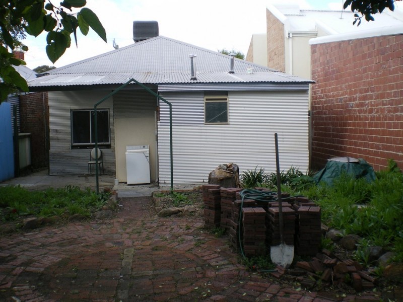 24 Byers Road, Midland WA 6056