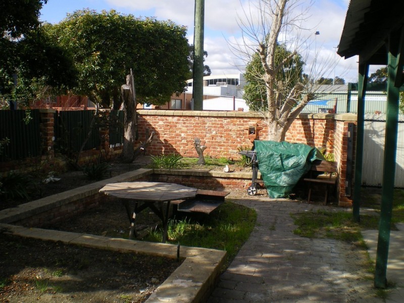 24 Byers Road, Midland WA 6056