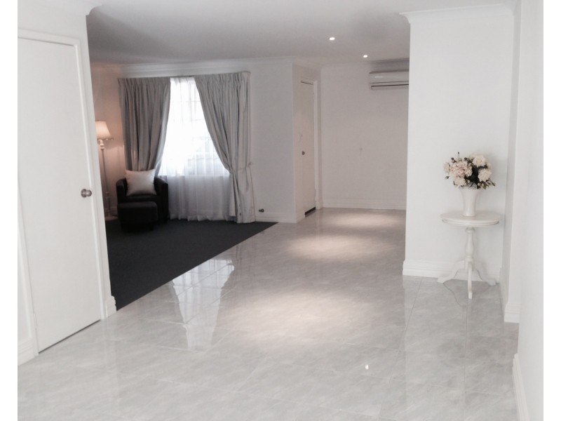 11/10 East, Guildford WA 6055