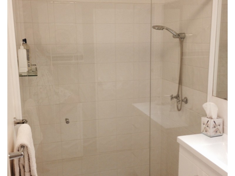 11/10 East, Guildford WA 6055