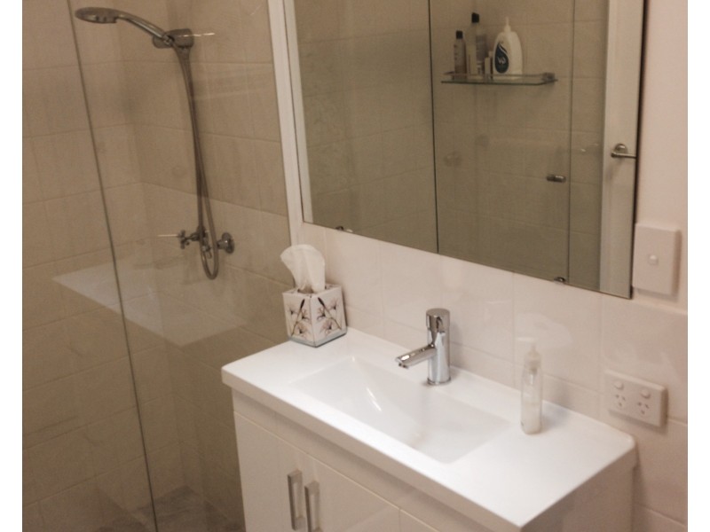 11/10 East, Guildford WA 6055