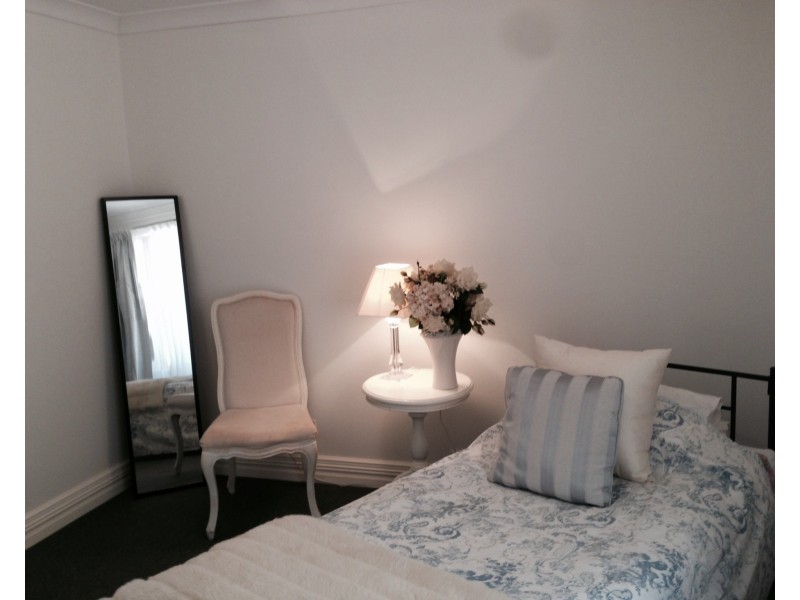 11/10 East, Guildford WA 6055