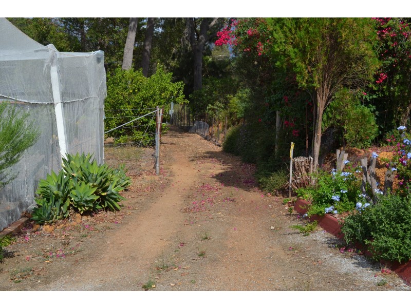 18 A Swan Road, Mahogany Creek WA 6072