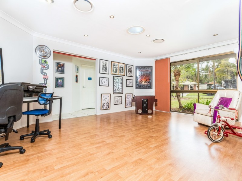 11 Lorraine Street, Camira QLD 4300