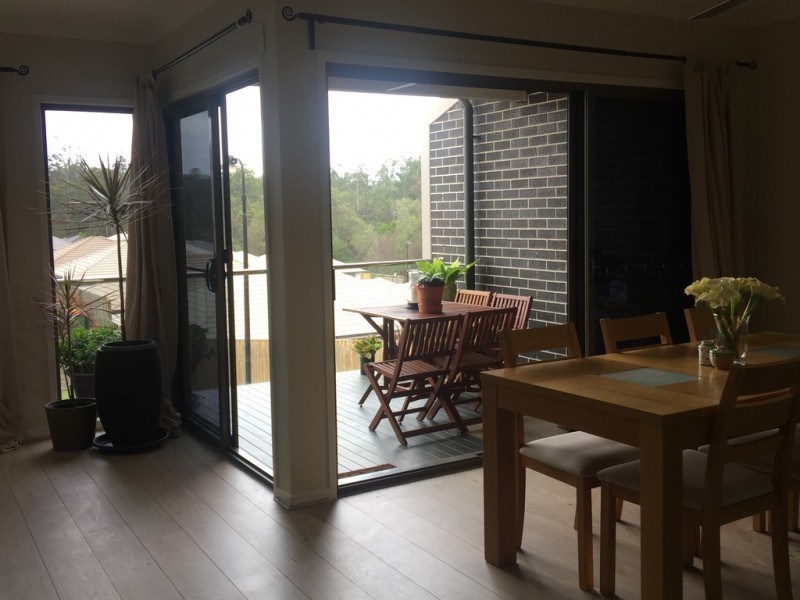 5 Crest Street, Springfield Lakes QLD 4300