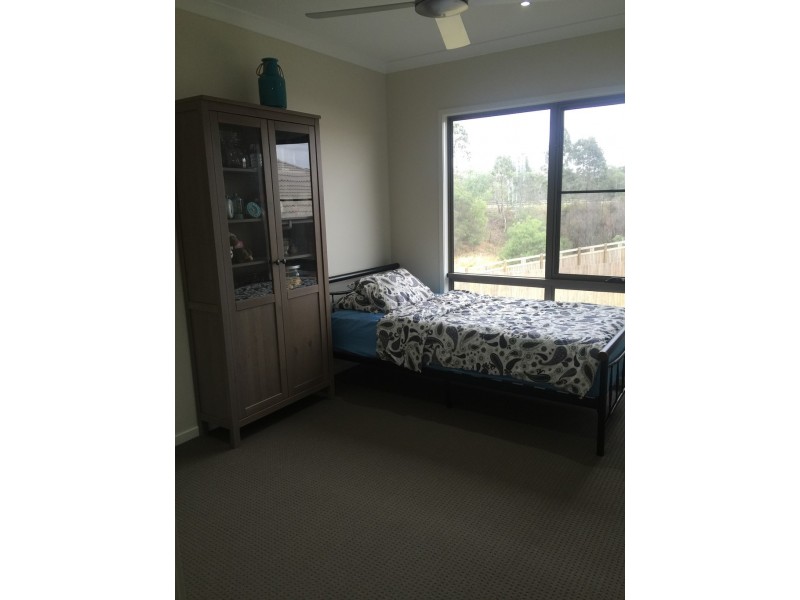 5 Crest Street, Springfield Lakes QLD 4300