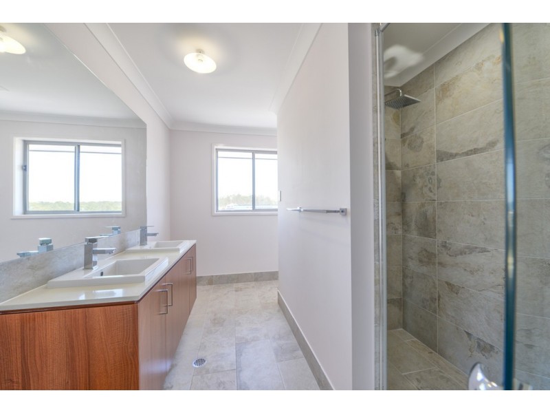 28 Grindelia Drive, Springfield Lakes QLD 4300