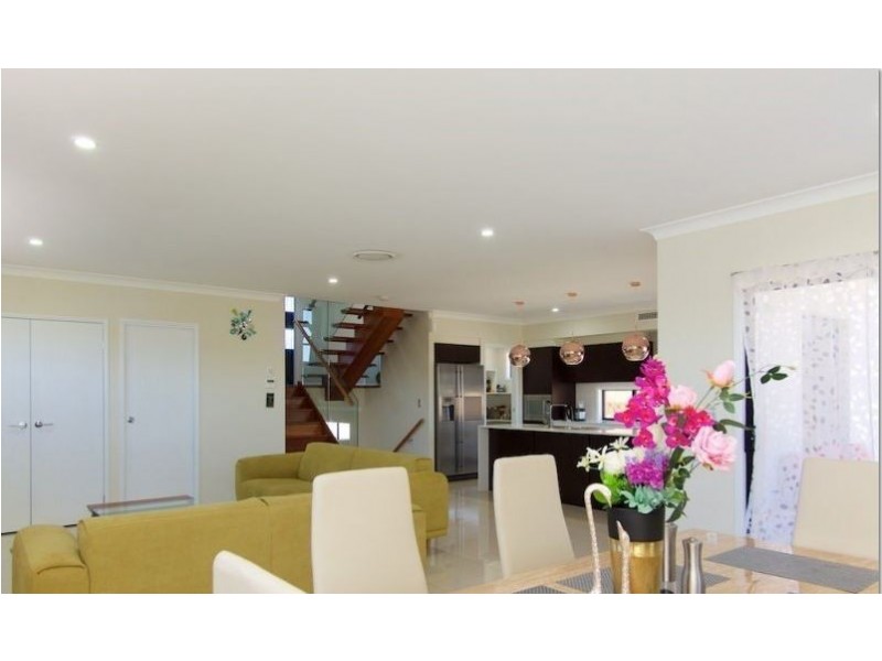 32 McGregor Place, Springfield Lakes QLD 4300