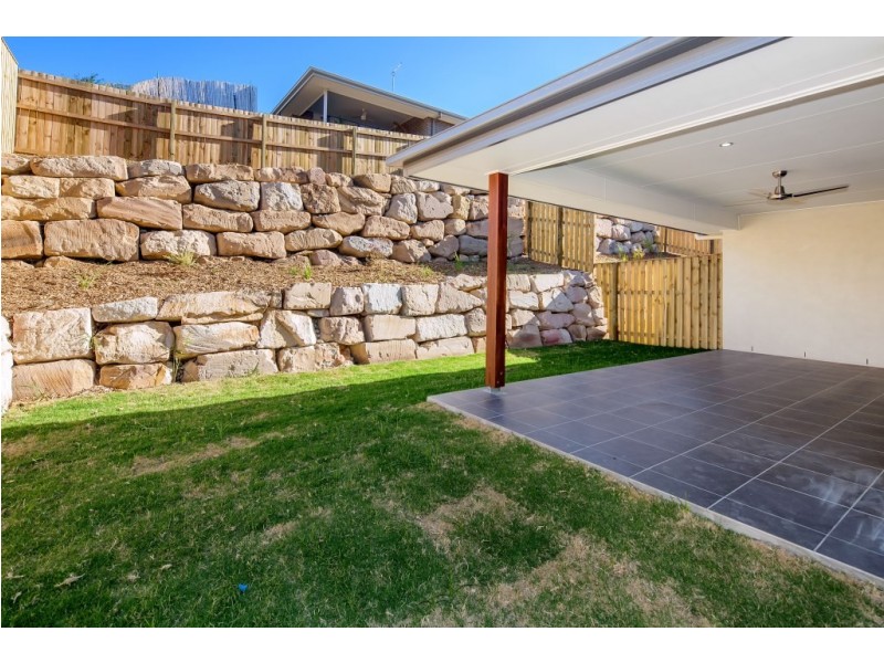 1/30 Kenneth Drive, Augustine Heights QLD 4300