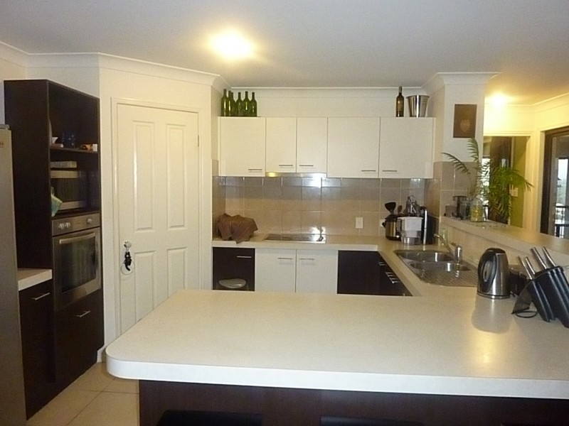 8 Greenwood Street, Springfield Lakes QLD 4300