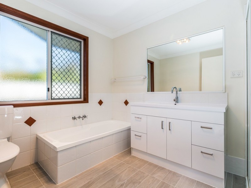 3 Wilson Drive, Camira QLD 4300