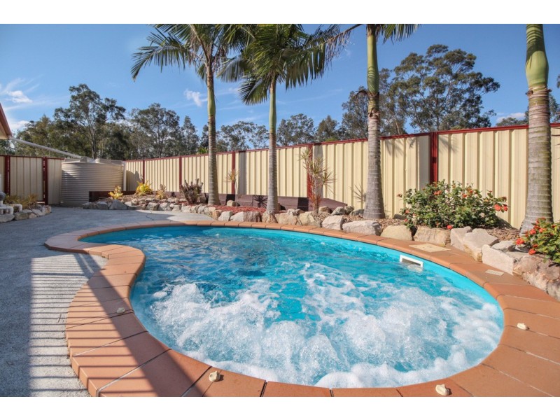 12 Lake Amaroo Court, Logan Reserve QLD 4133