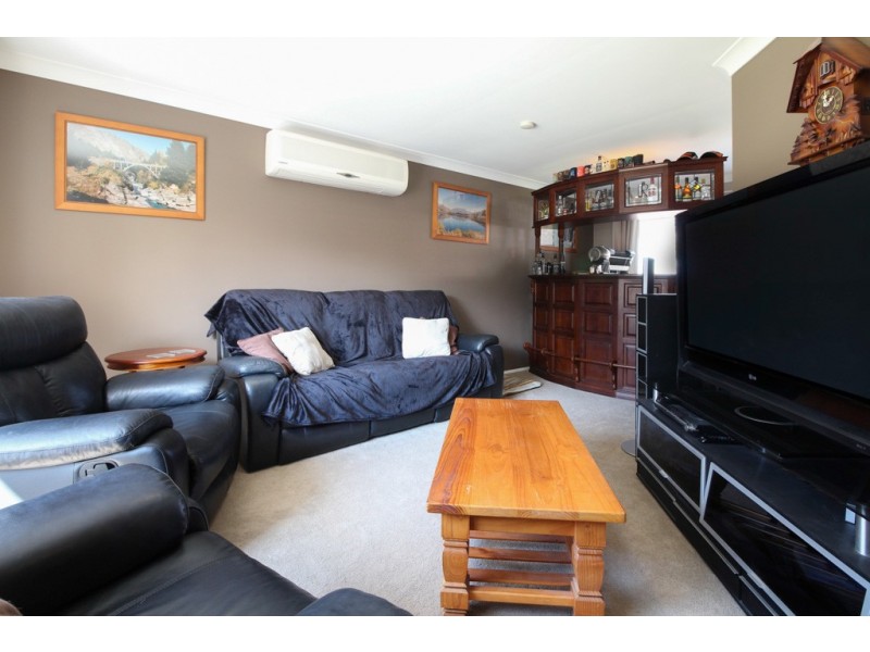 12 Lake Amaroo Court, Logan Reserve QLD 4133