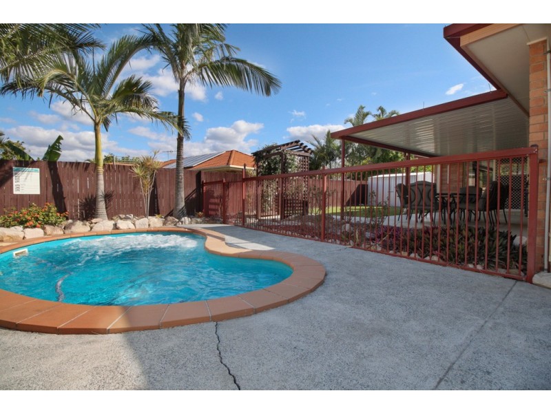12 Lake Amaroo Court, Logan Reserve QLD 4133