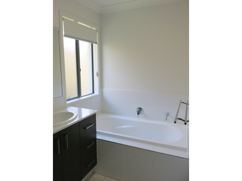 19 Joseba Place, Springfield Lakes QLD 4300