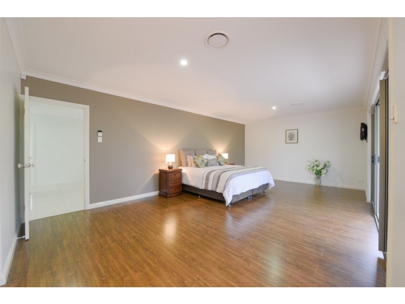 10 Lomandra Court, Brookwater QLD 4300
