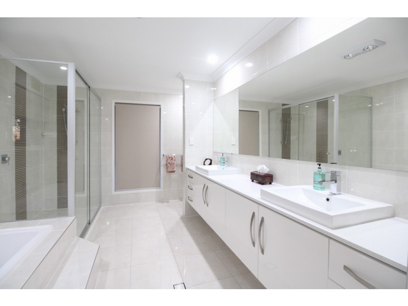 27 Crest Ridge Parade, Brookwater QLD 4300