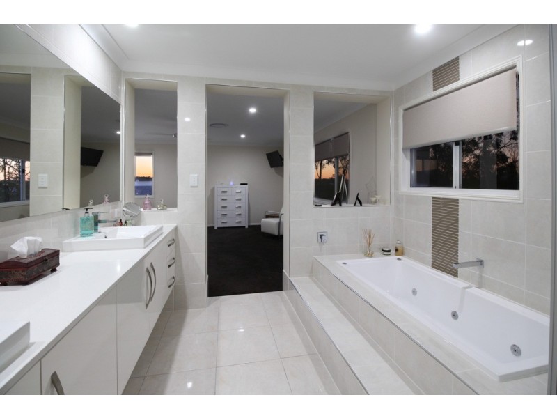 27 Crest Ridge Parade, Brookwater QLD 4300