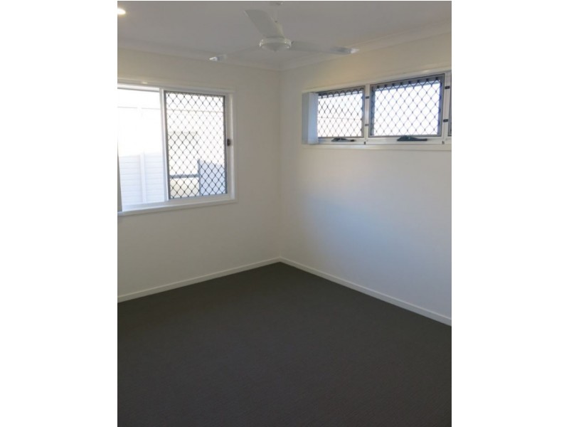 8 Apex Court, Springfield Lakes QLD 4300